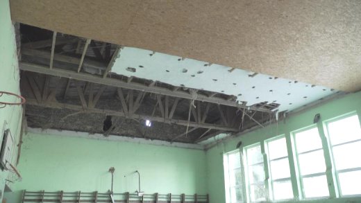 Új tetőt kap az adai általános iskola baraparti épületének tornaterme