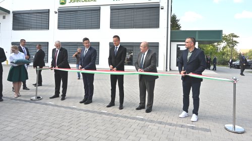Pastor sa Nedimovićem i Sijartom na otvaranju novog sedišta kompanije KITE d.o.o. u Čeneju