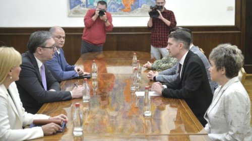 A vajdasági magyarság legfontosabb kérdéseiről egyeztettek a VMSZ vezetői Vučićtyal